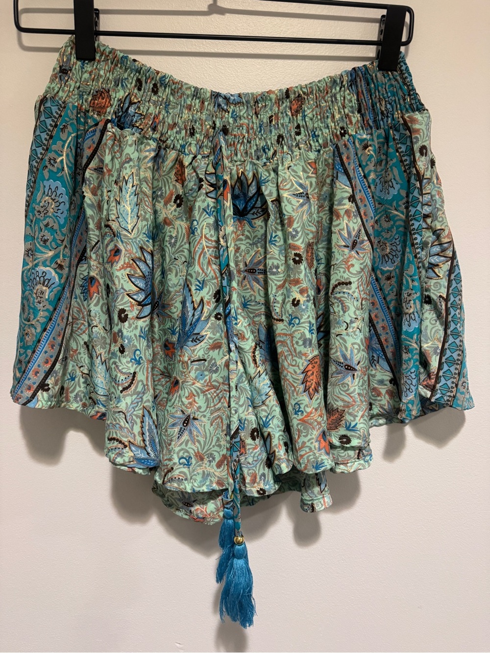 Vintage Boho Madrid Silk Paisley Floral Shorts
Smocked Waist Tassel Y2K Bohemian
